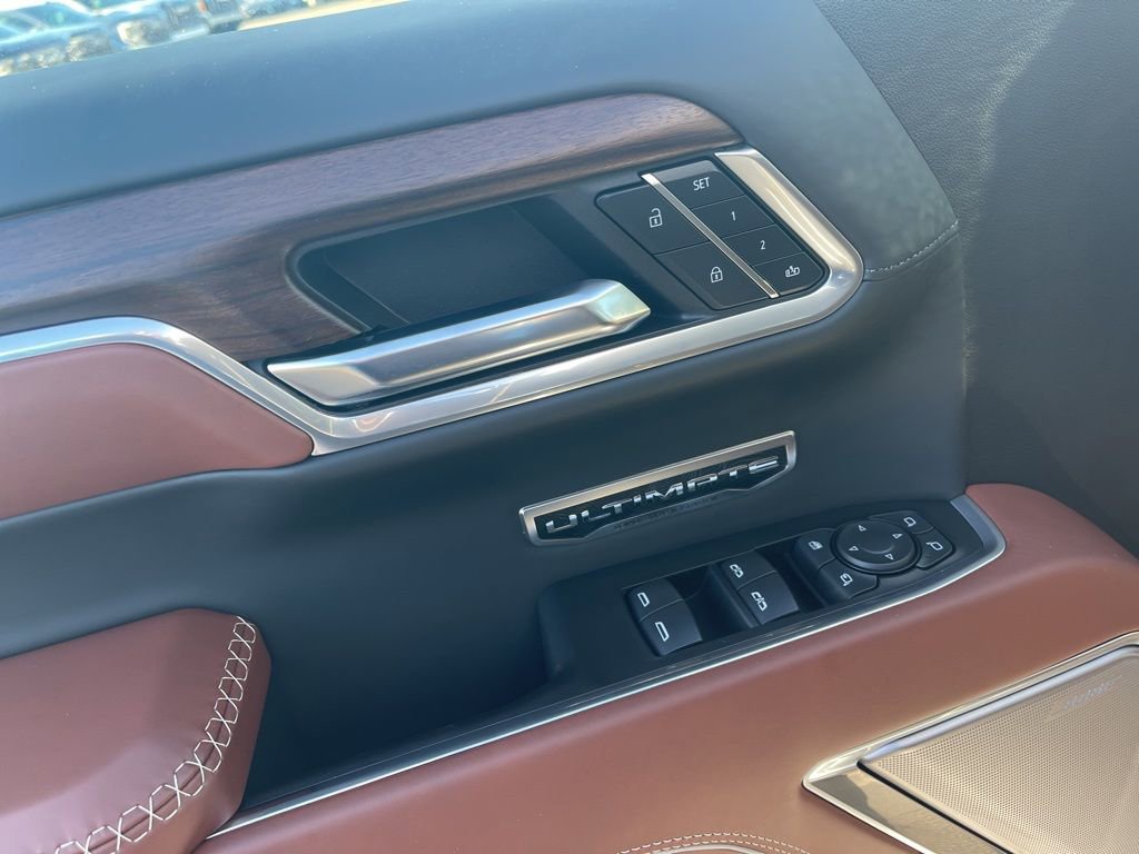 New 2026 GMC Sierra 1500 Denali Ultimate w/ LPO, Black Badging Package image 10