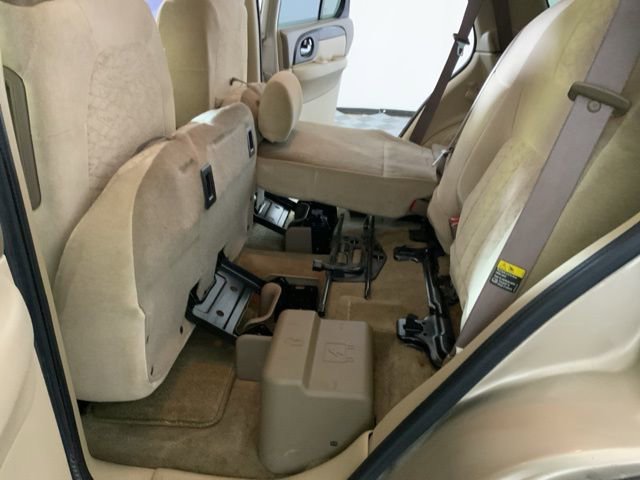 Used 2004 GMC Envoy SLE AWD/4WD image 32