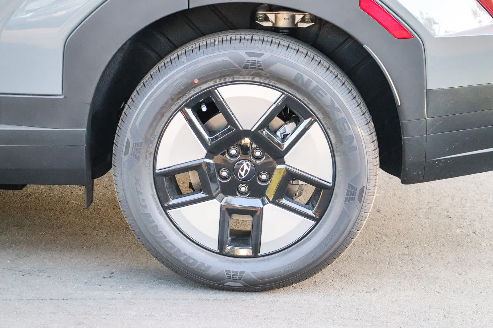 New 2027 Hyundai Santa Fe SE FWD image 12