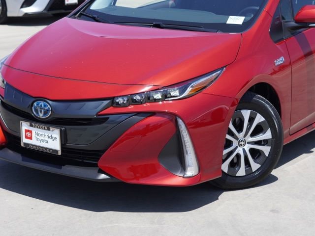 Used 2021 Toyota Prius Prime XLE w/ Carpet Mat Package (TMS) FWD image 6