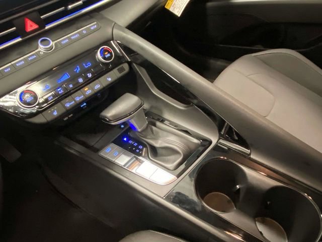 Certified 2024 Hyundai Elantra SEL w/ Convenience Package image 21