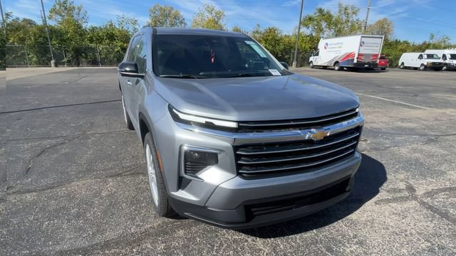 New 2026 Chevrolet Traverse LT w/ Driver Confidence Package AWD/4WD image 4