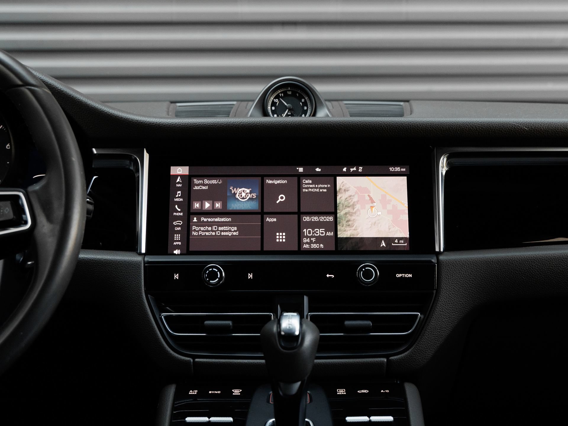 Certified 2022 Porsche Macan AWD/4WD image 20