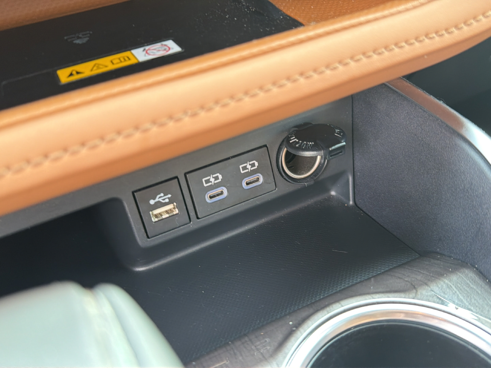 Used 2024 Toyota Highlander Platinum FWD image 26