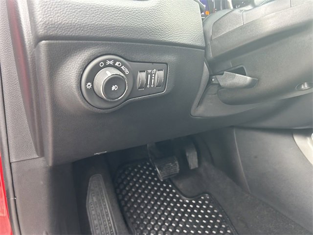 Used 2019 Jeep Compass Latitude w/ Cold Weather Group image 14