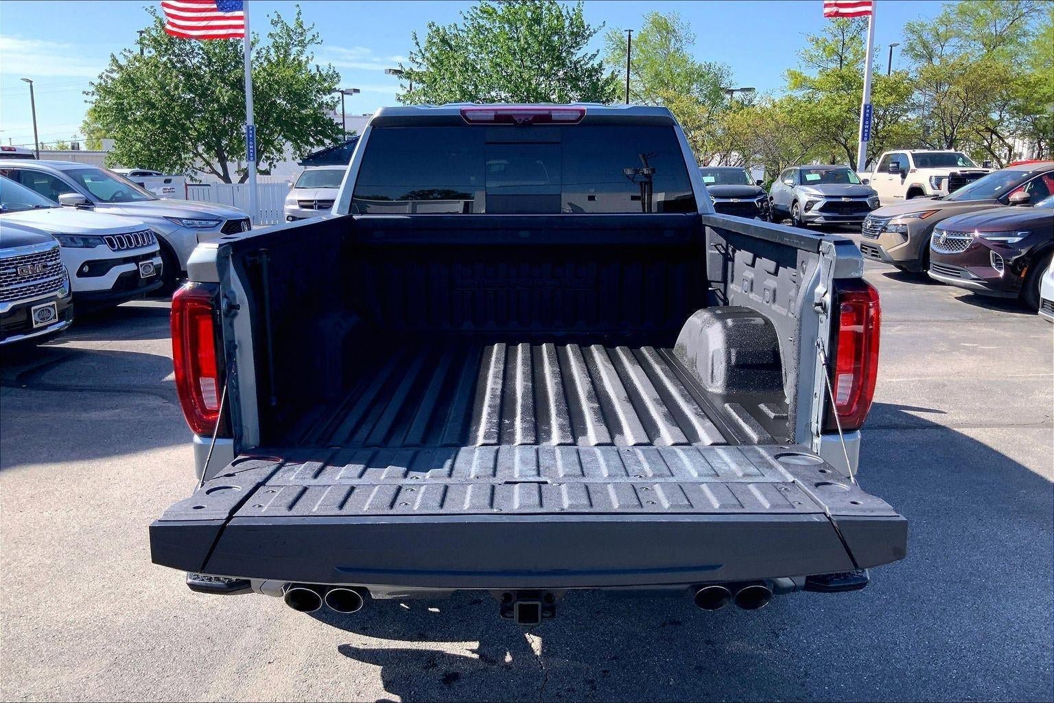Used 2023 GMC Sierra 1500 Denali Ultimate AWD/4WD image 4