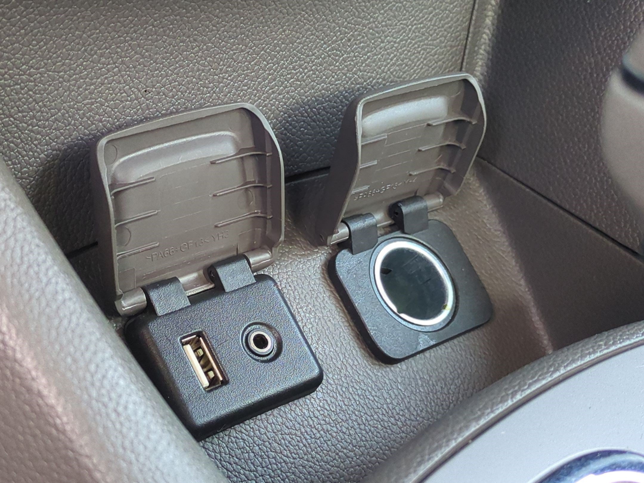 Used 2018 Chevrolet Cruze LS FWD image 28