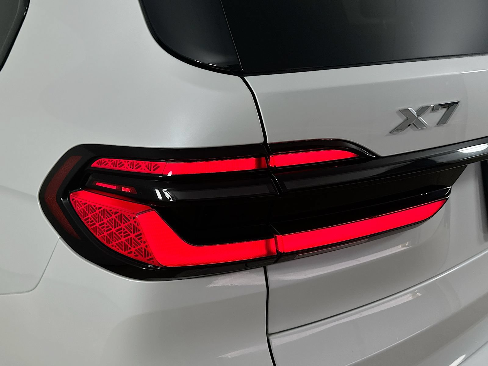 New 2027 BMW X7 xDrive40i w/ M Sport Package AWD/4WD image 12