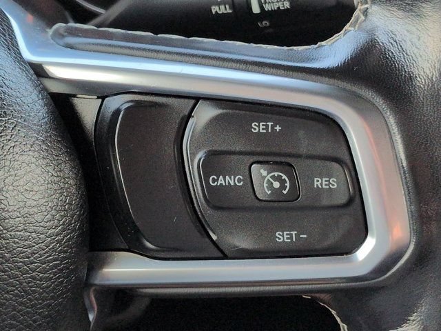 Used 2019 Jeep Wrangler Unlimited Sahara w/ Dual Top Group AWD/4WD image 26