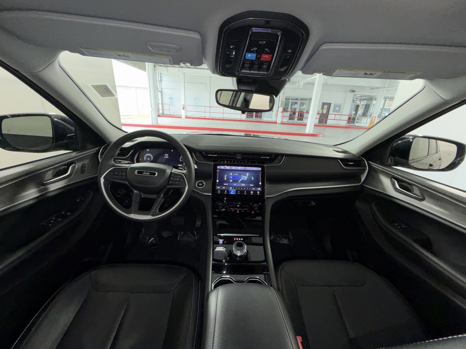 Used 2023 Jeep Grand Cherokee Limited image 23