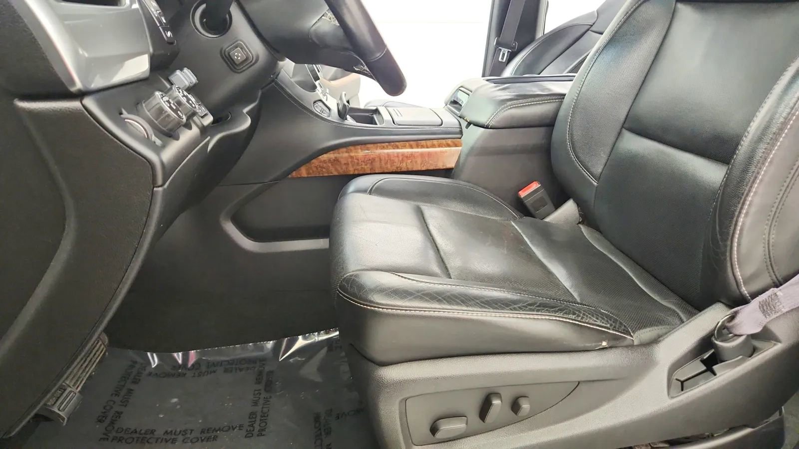 Used 2015 Chevrolet Suburban LTZ image 23