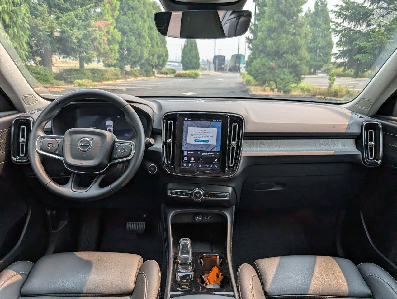 Used 2025 Volvo XC40 B5 Ultra AWD/4WD image 13
