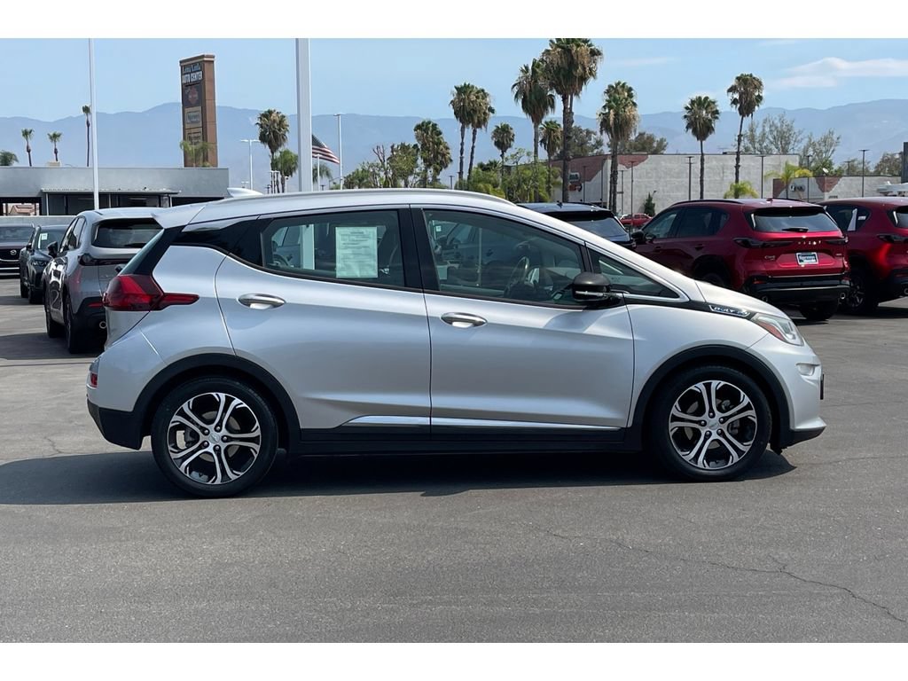 Used 2017 Chevrolet Bolt Premier w/ Driver Confidence II Package FWD image 7