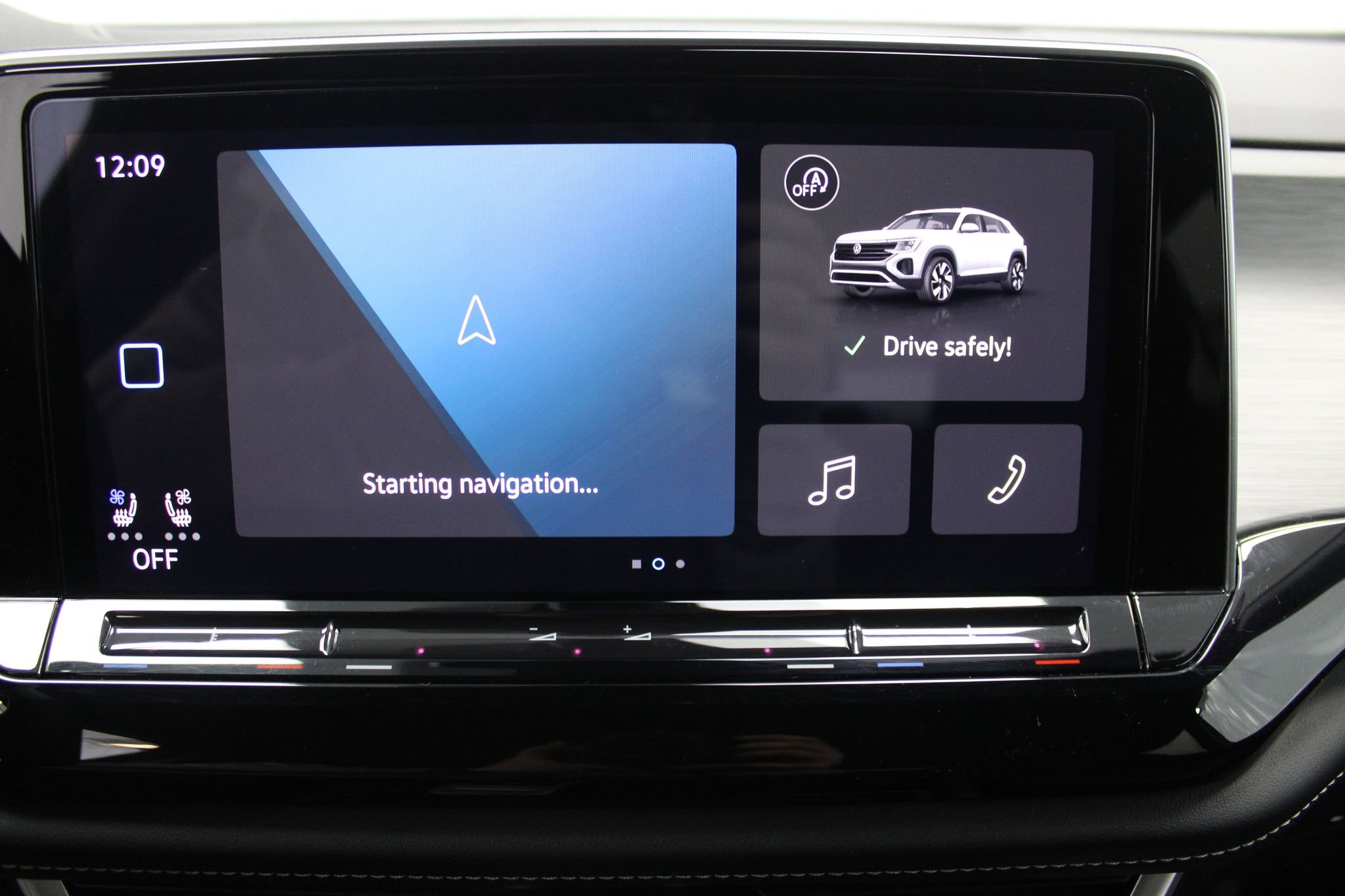 Used 2024 Volkswagen Atlas Cross Sport SE image 39