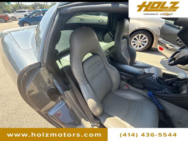 Used 2003 Chevrolet Corvette Coupe w/ Preferred Equipment Group RWD image 26