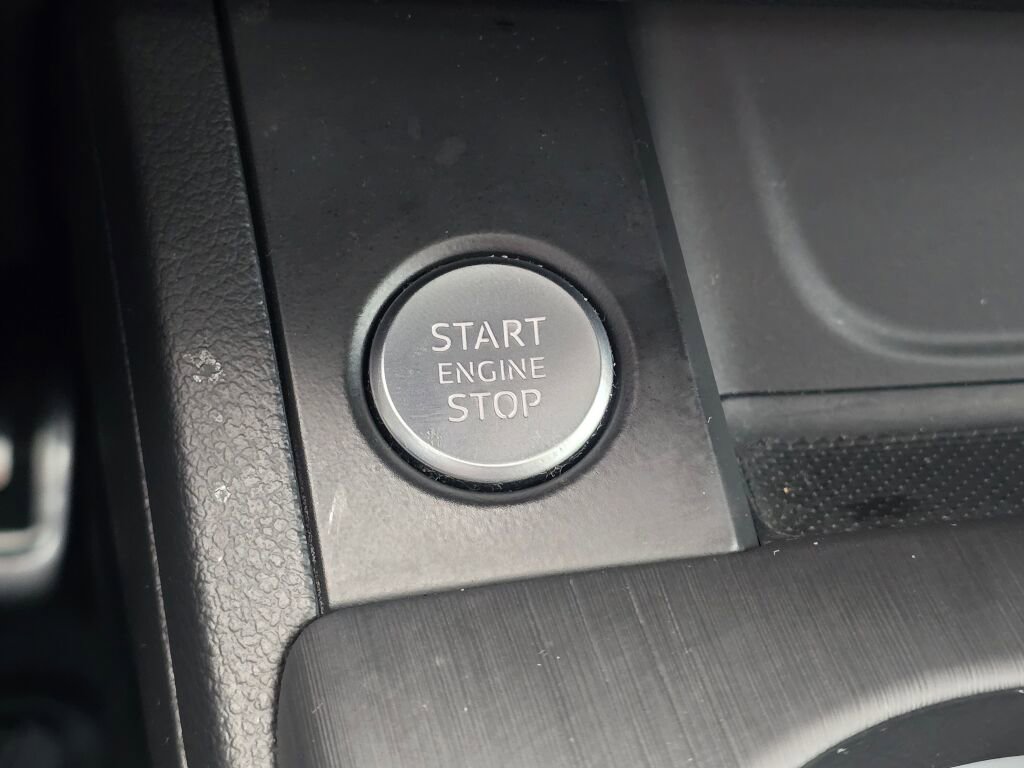 Used 2017 Audi A4 2.0T Premium Plus w/ Premium Plus Package image 31