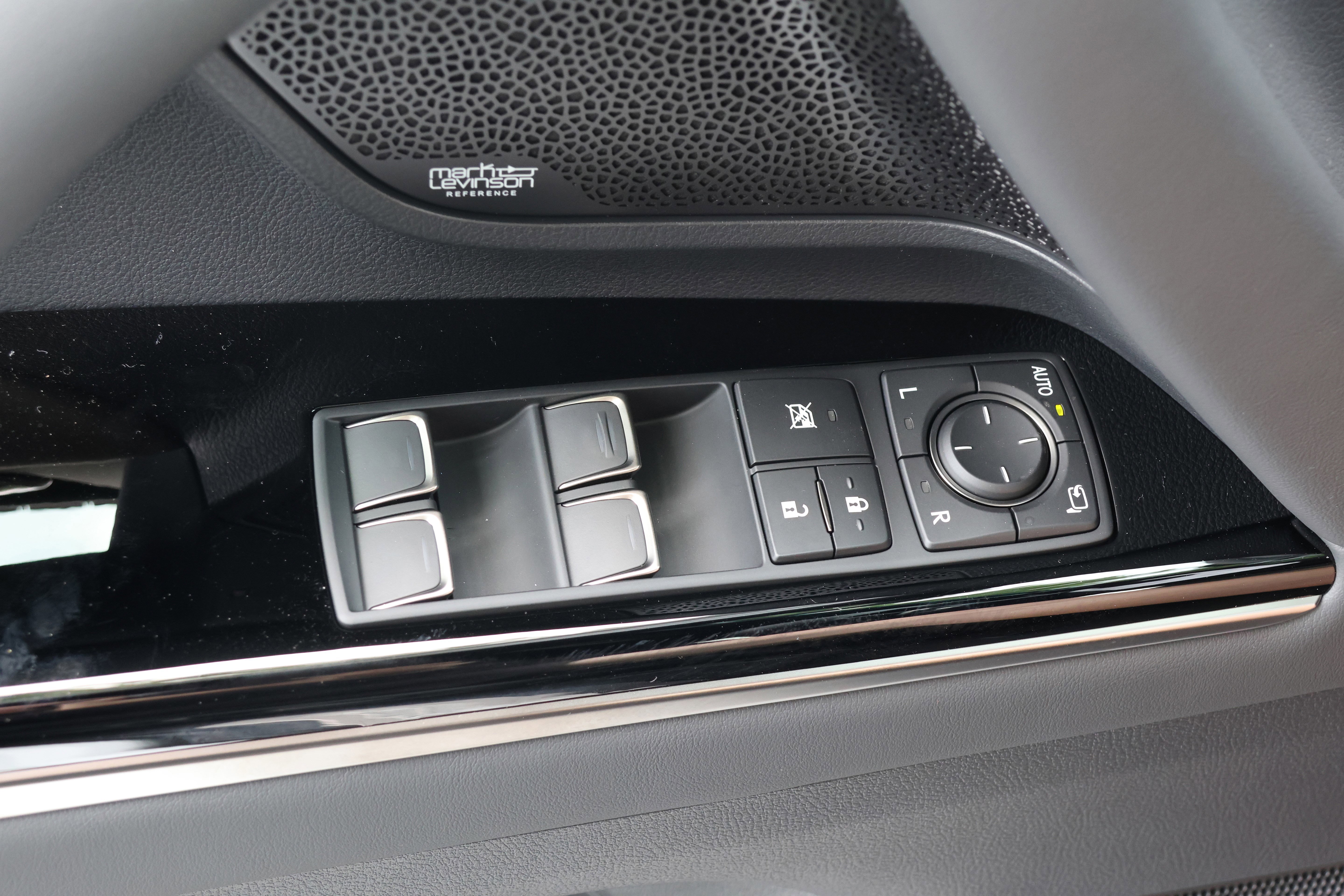 New 2025 Lexus LX 700h Overtrail image 14