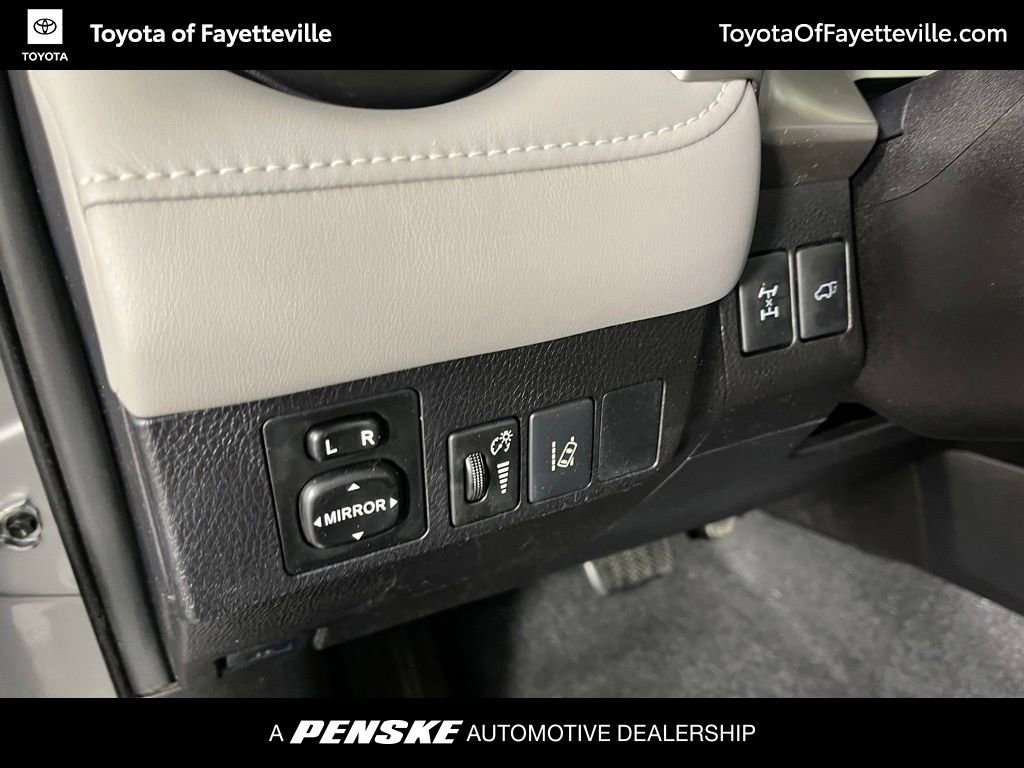 Used 2016 Toyota RAV4 Limited AWD/4WD image 27