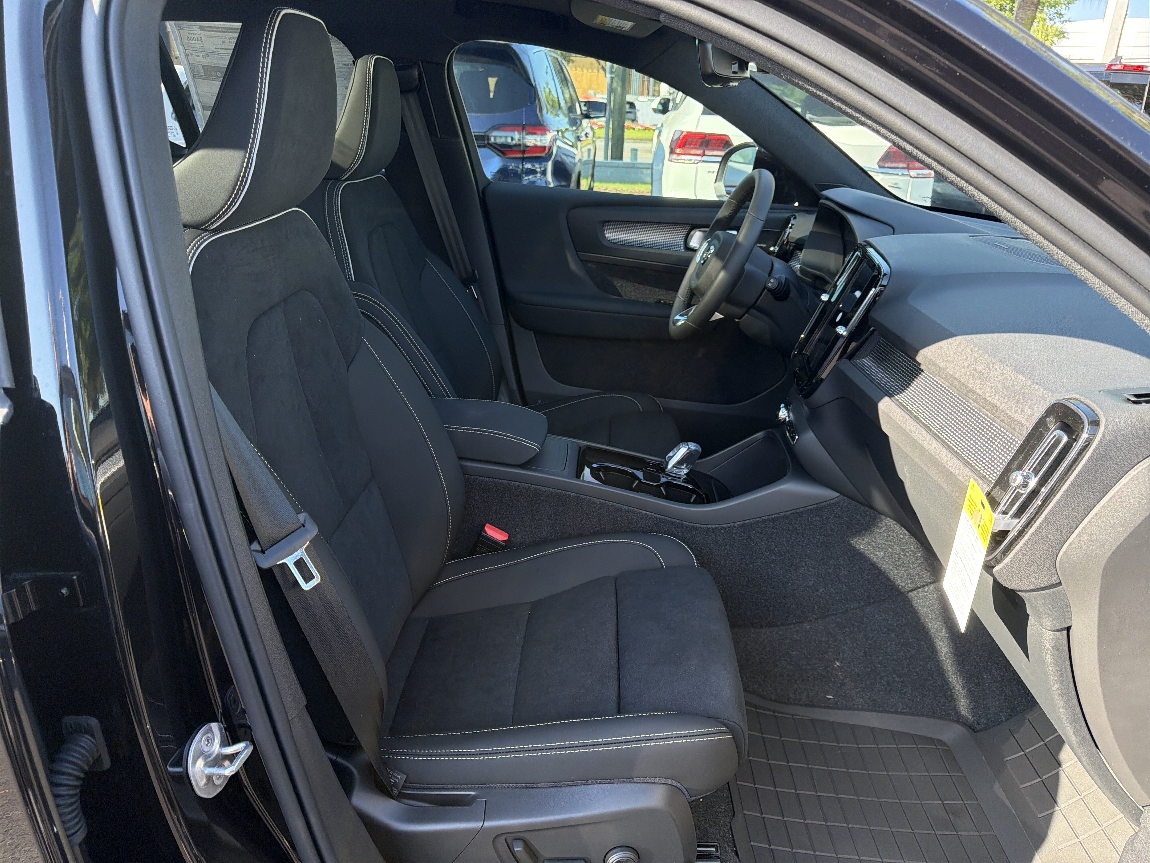 New 2026 Volvo EX40 Ultra AWD/4WD image 21