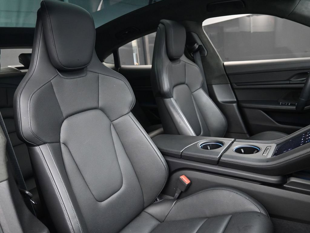 Certified 2022 Porsche Taycan GTS image 26
