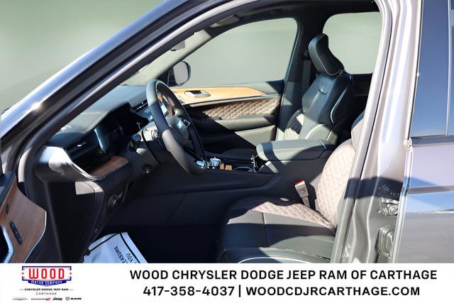 New 2026 Jeep Grand Cherokee L Summit w/ Obsidian Package AWD/4WD image 13