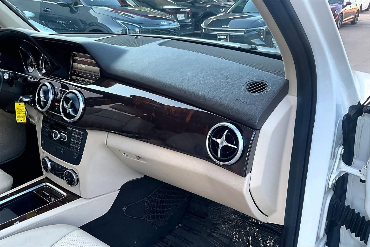 Used 2015 Mercedes-Benz GLK 350 2WD image 19