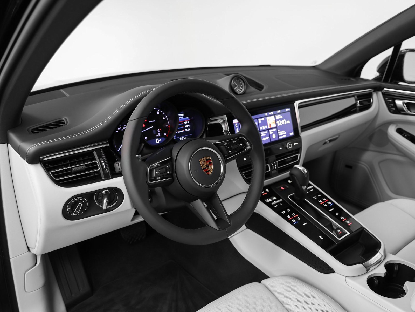 Used 2025 Porsche Macan image 4