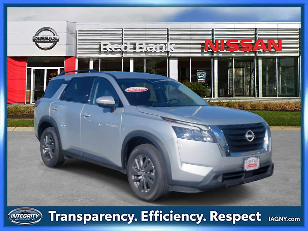 Used 2024 Nissan Pathfinder SV
