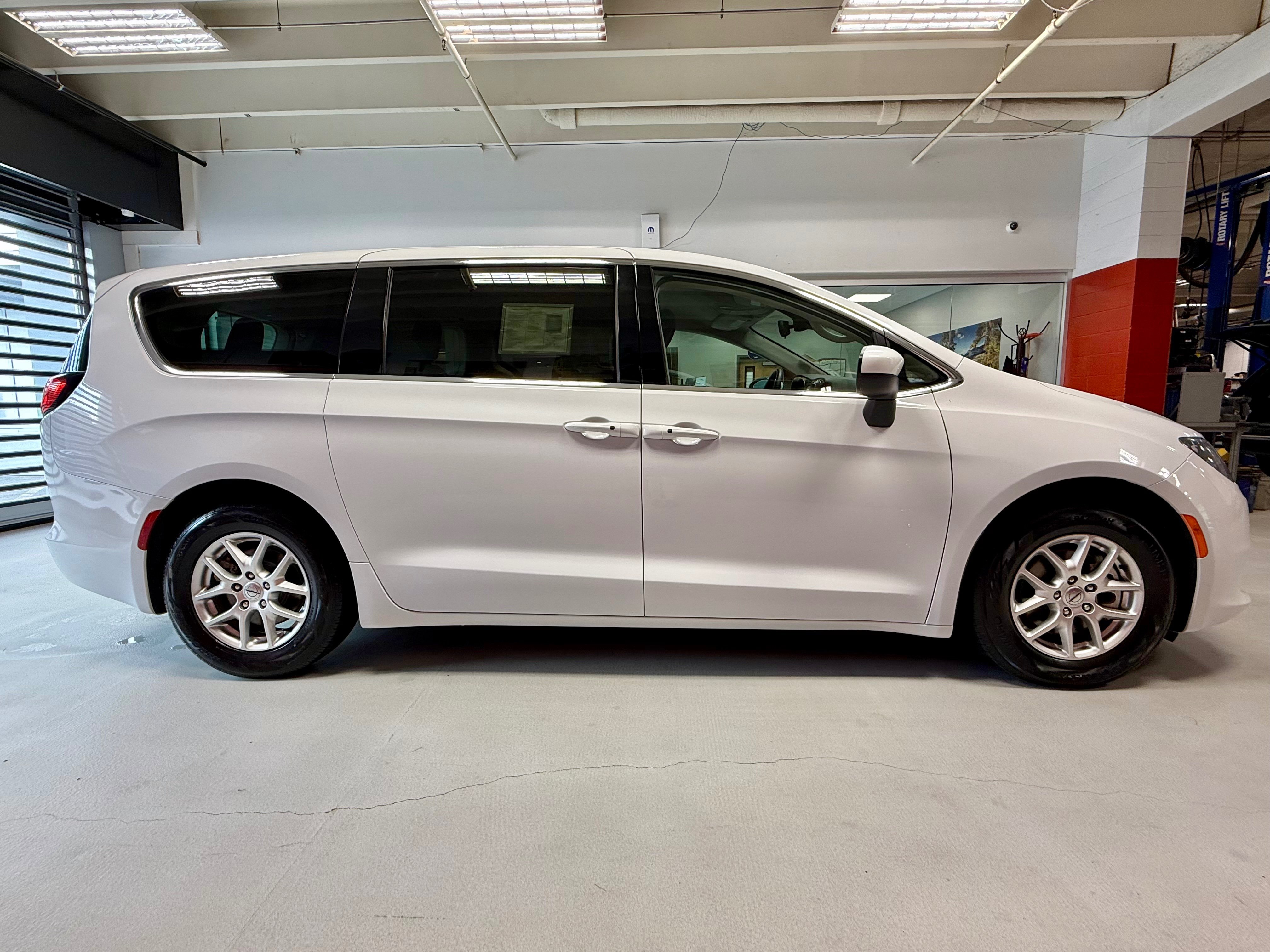 Certified 2023 Chrysler Voyager LX FWD image 13