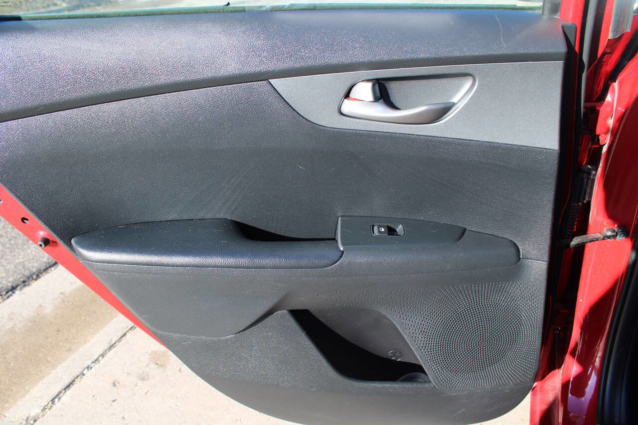 Used 2021 Kia Forte LXS image 9