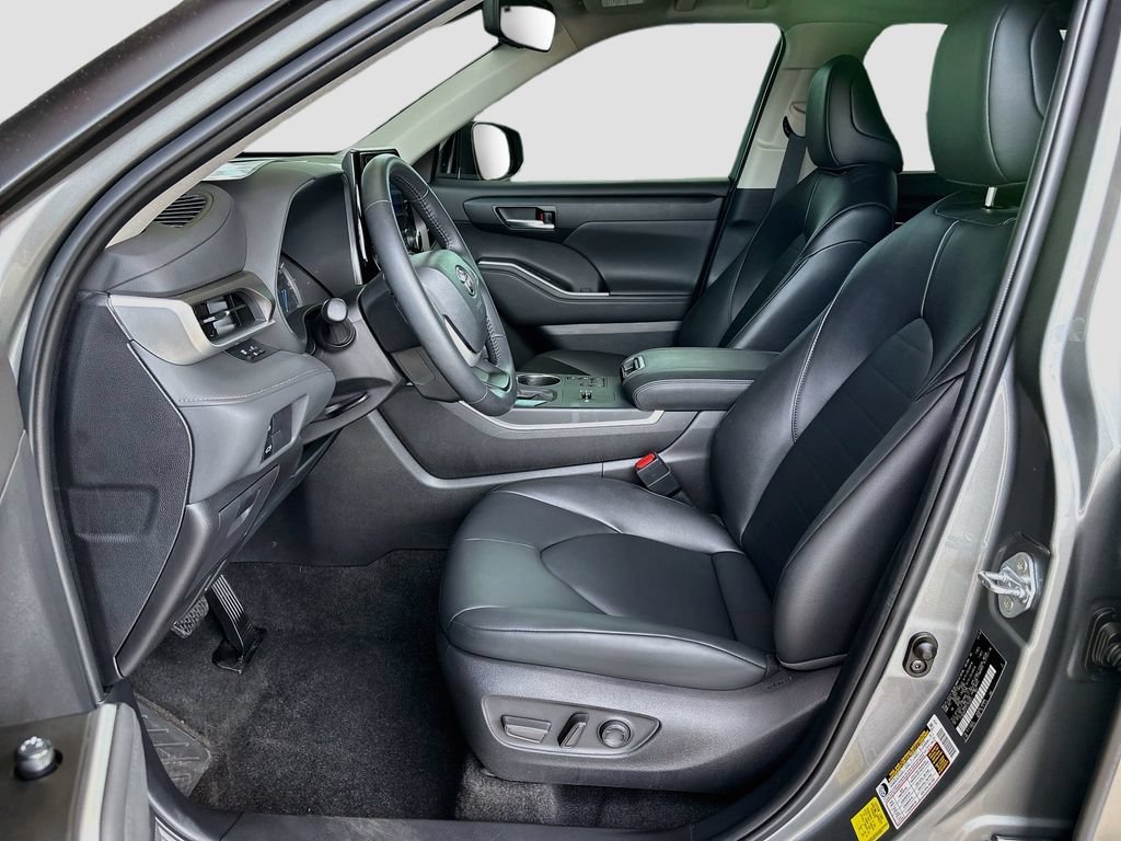 Certified 2026 Toyota Highlander XLE AWD/4WD image 19