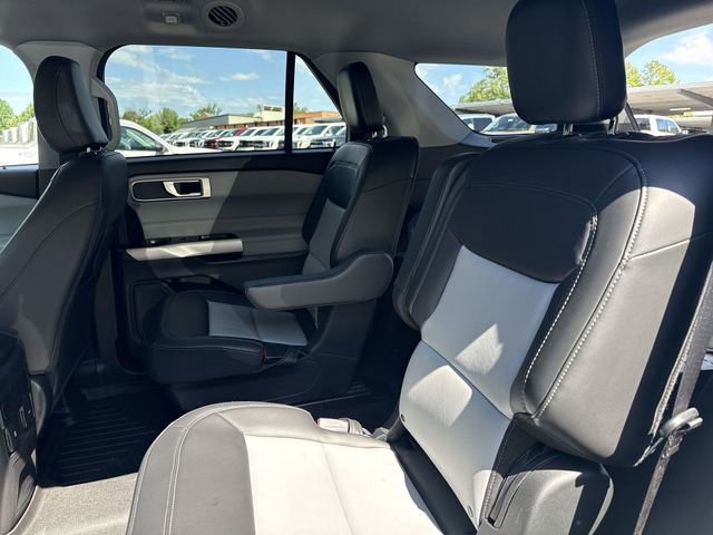 Used 2022 Ford Explorer XLT AWD/4WD image 22