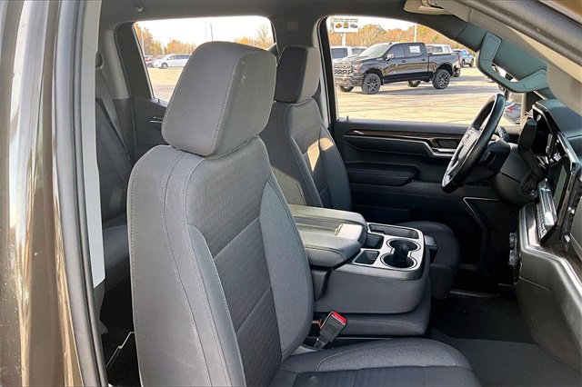 Used 2023 Chevrolet Silverado 1500 LT image 30