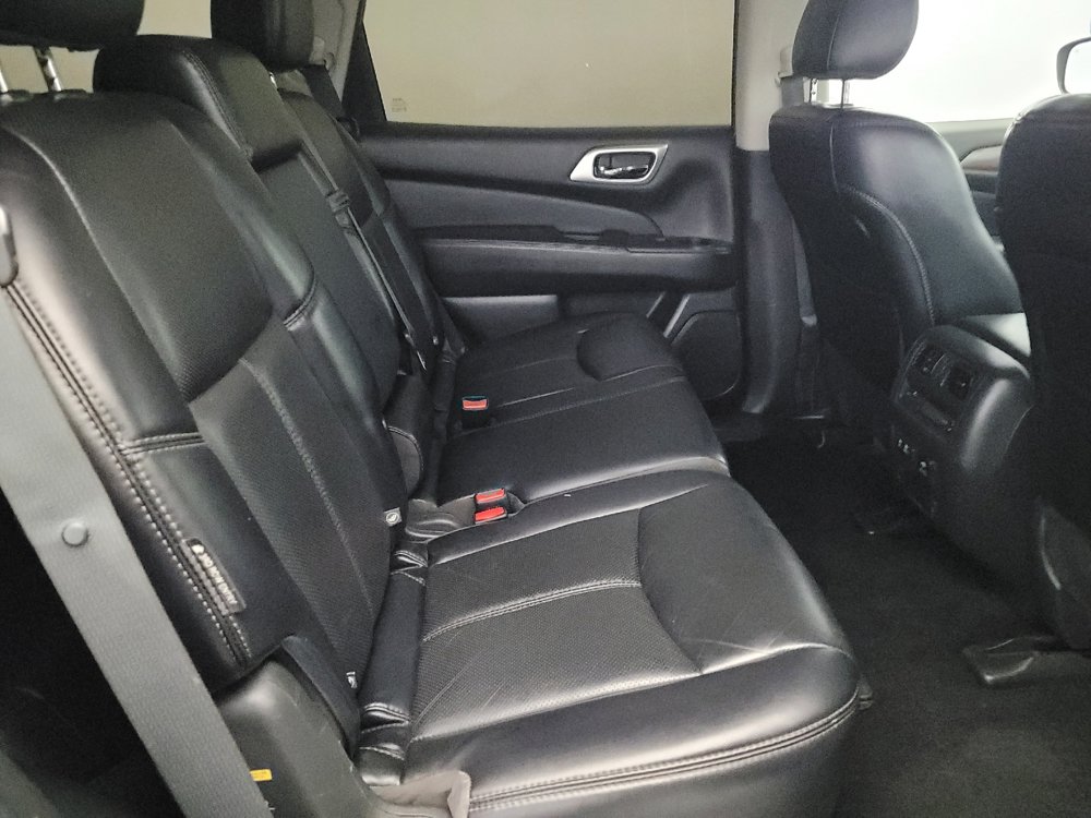 Used 2019 Nissan Pathfinder Platinum AWD/4WD image 19