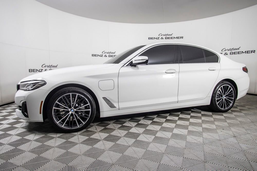 Used 2021 BMW 530e w/ Convenience Package image 8