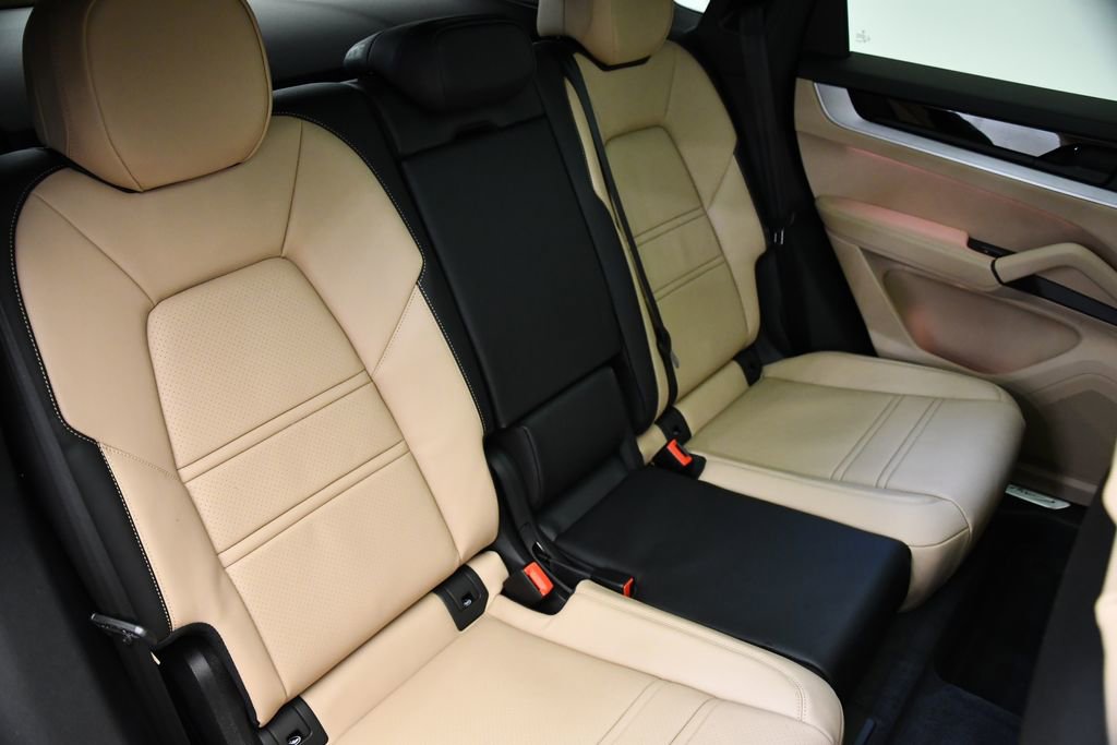 Used 2025 Porsche Cayenne S image 53