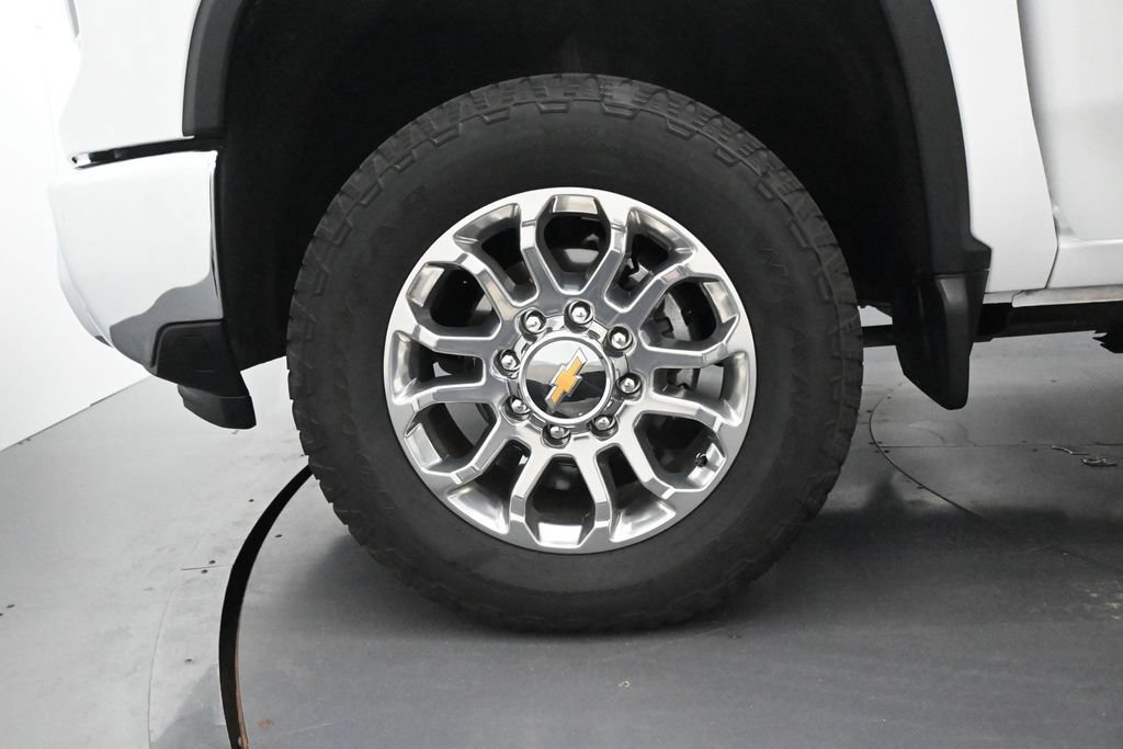 Used 2025 Chevrolet Silverado 2500 LTZ w/ LTZ Premium Package AWD/4WD image 8