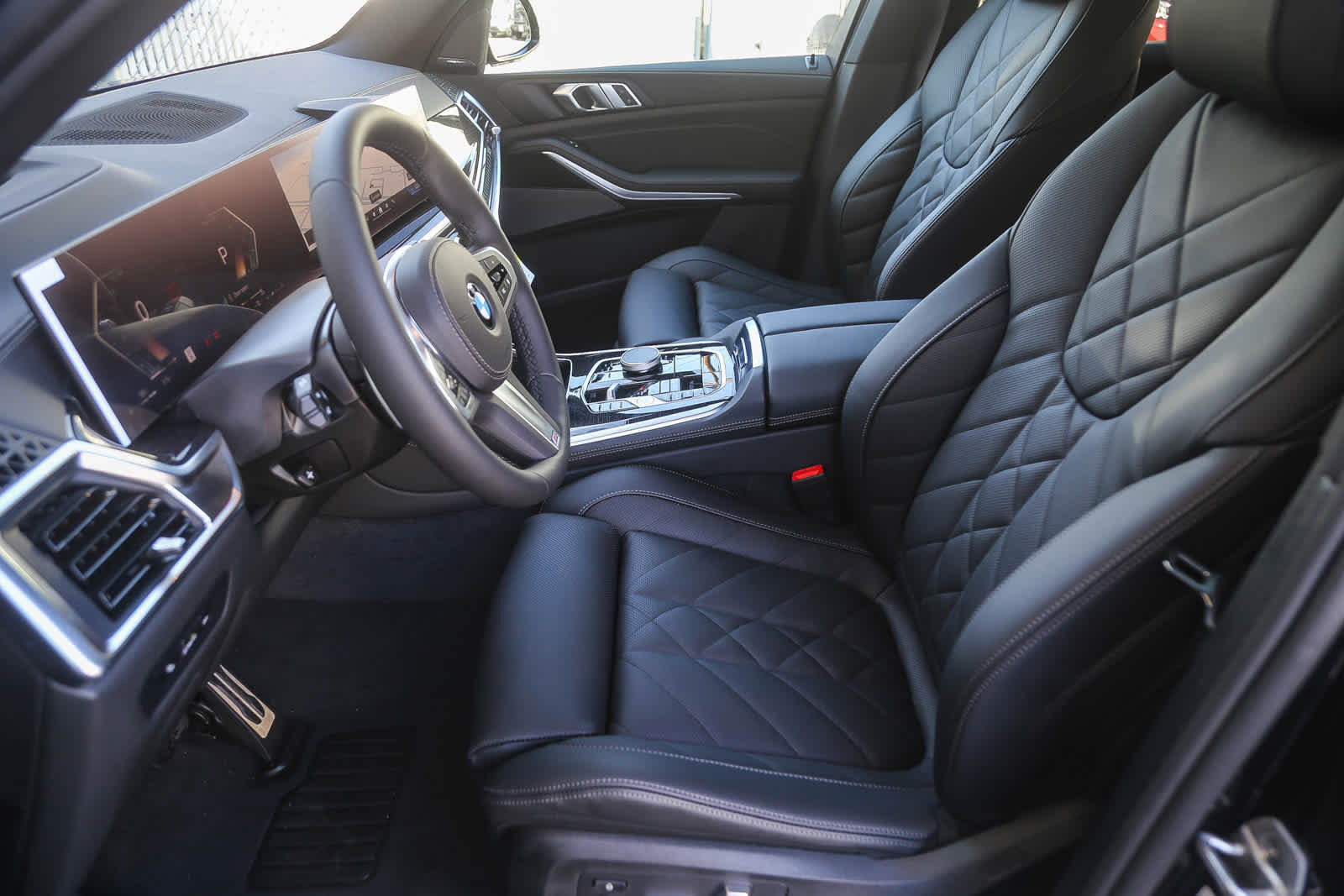 Used 2026 BMW X5 sDrive40i w/ M Sport Package image 14