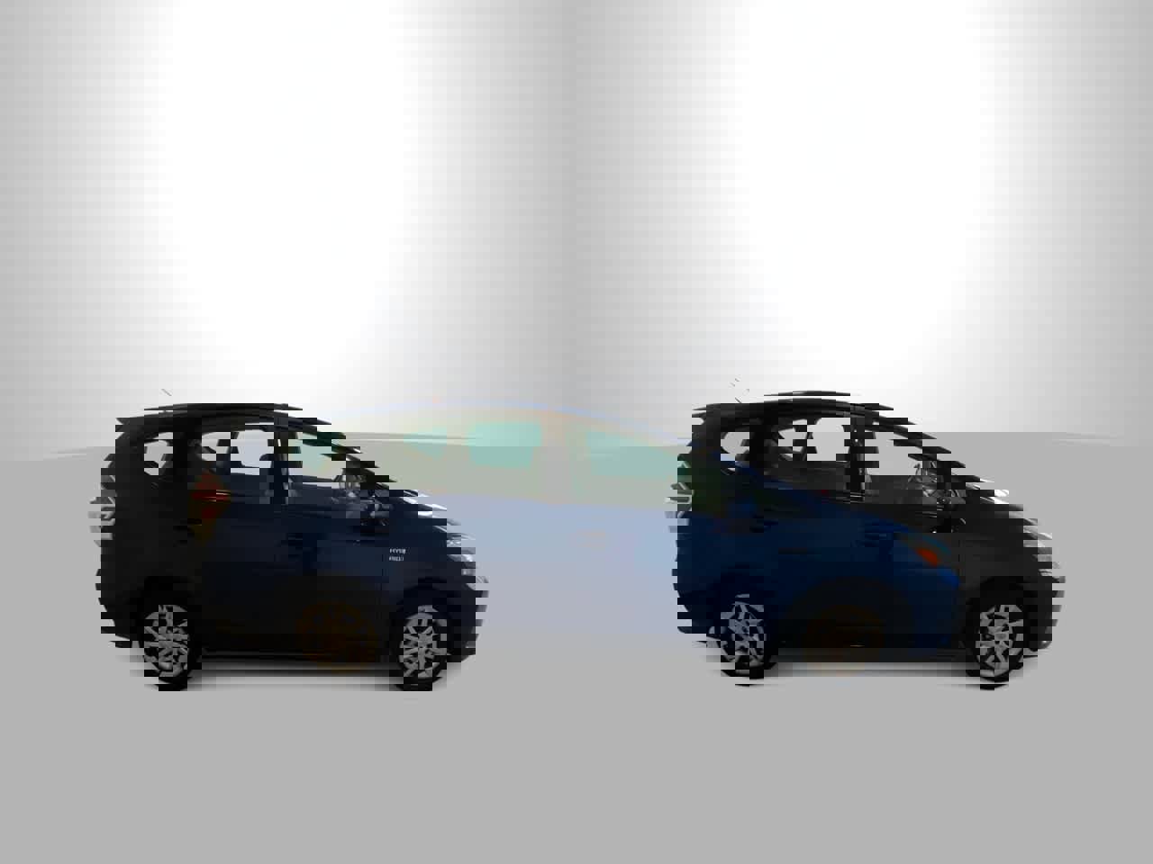 Used 2017 Toyota Prius V Four image 9