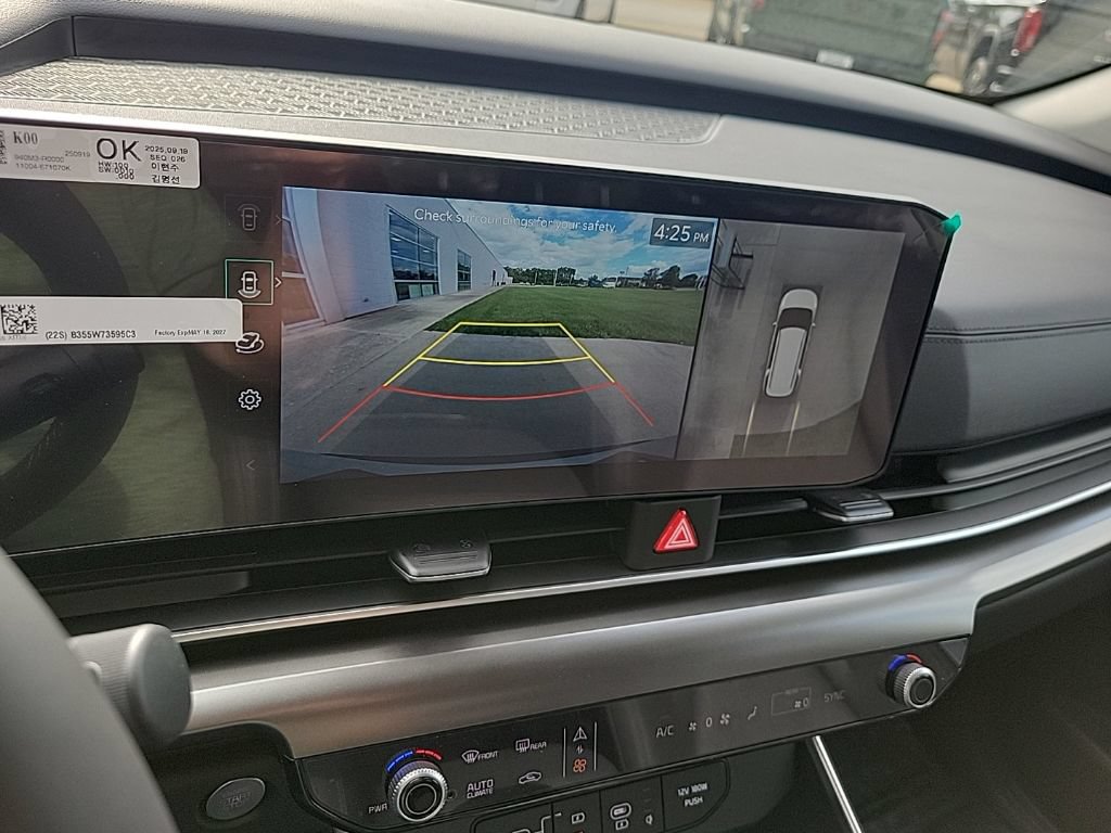 New 2026 Kia Carnival SX w/ SX Dark Edition Package FWD image 22