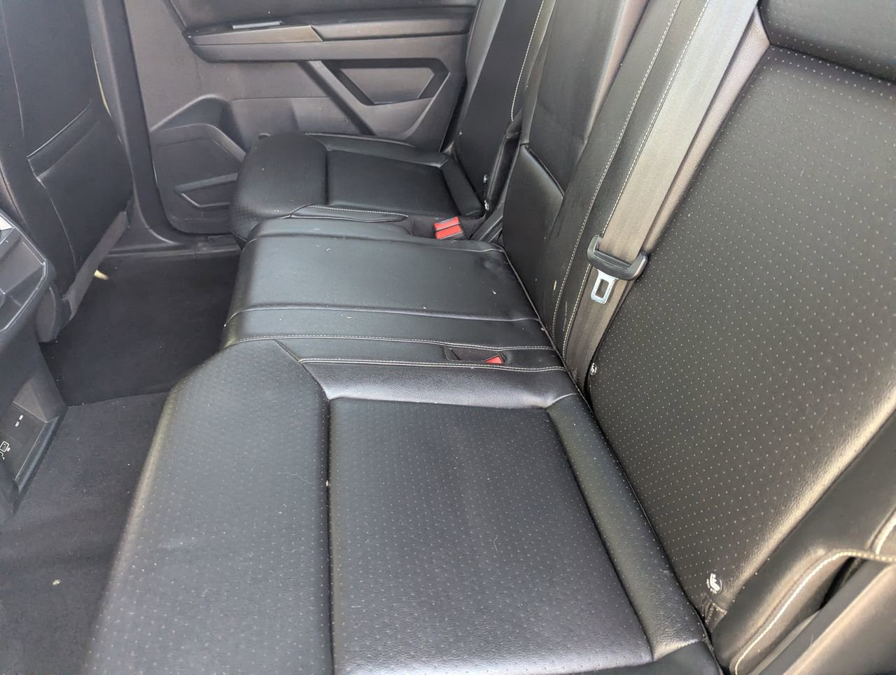 Used 2020 Volkswagen Atlas Cross Sport SE w/ Panoramic Sunroof Package image 17