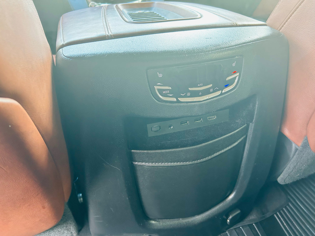 Used 2018 Cadillac Escalade Luxury image 26