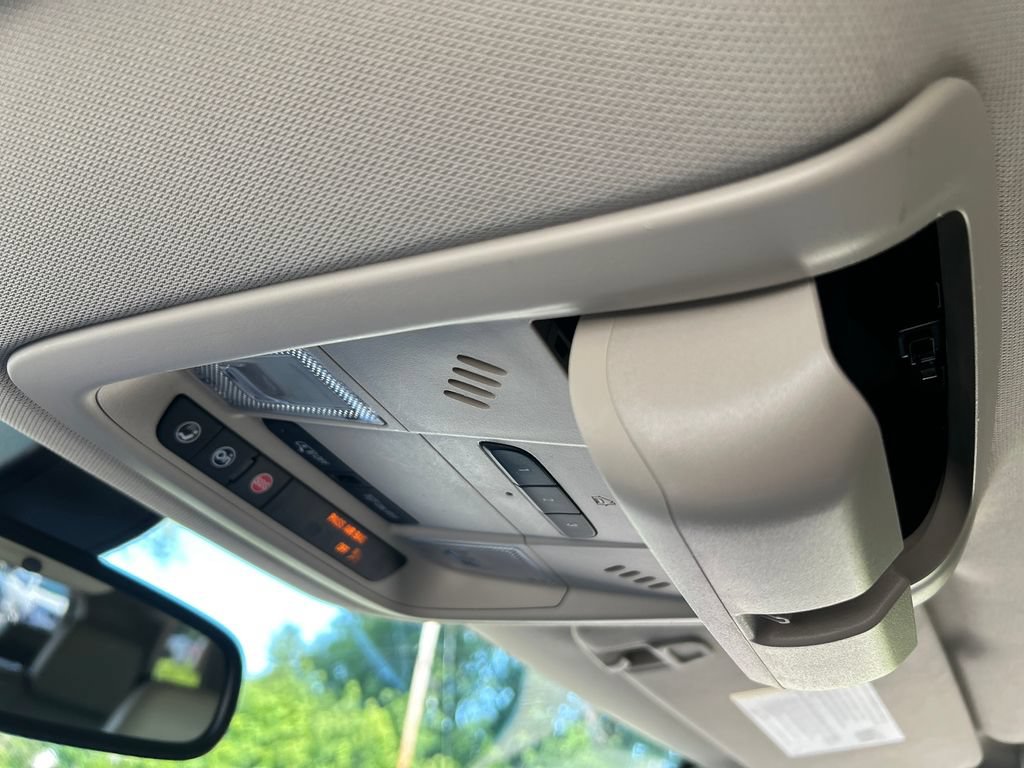 Used 2020 Buick Enclave Essence w/ Sound and Sites Package FWD image 32