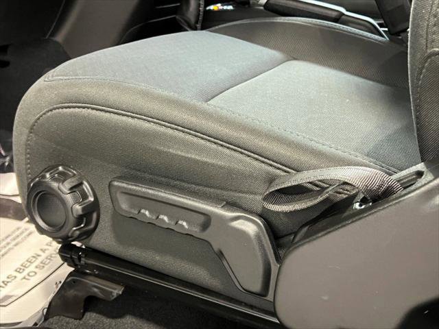 Certified 2022 Jeep Wrangler Unlimited Sahara w/ Cold Weather Group image 21