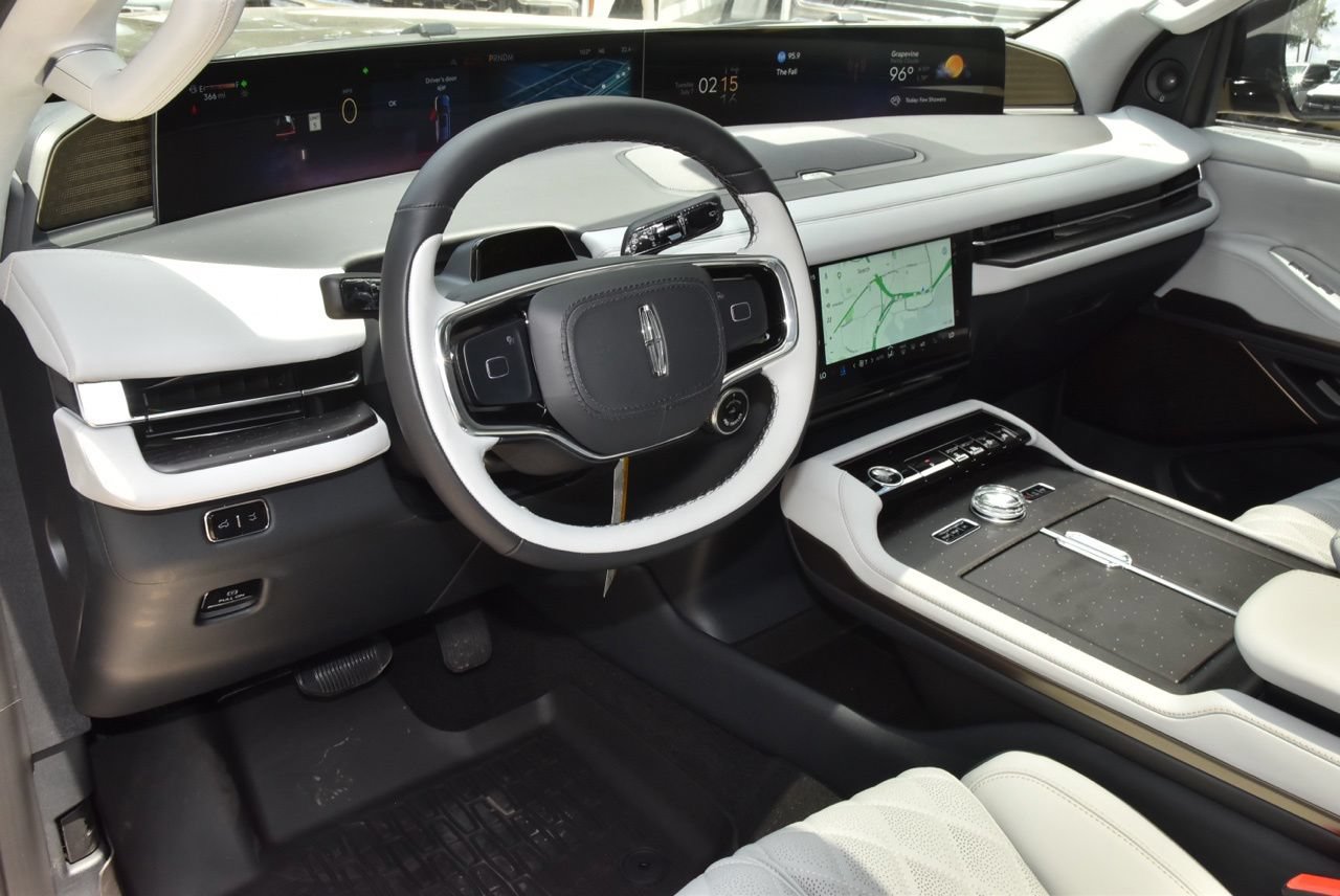 New 2026 Lincoln Navigator Black Label AWD/4WD image 39