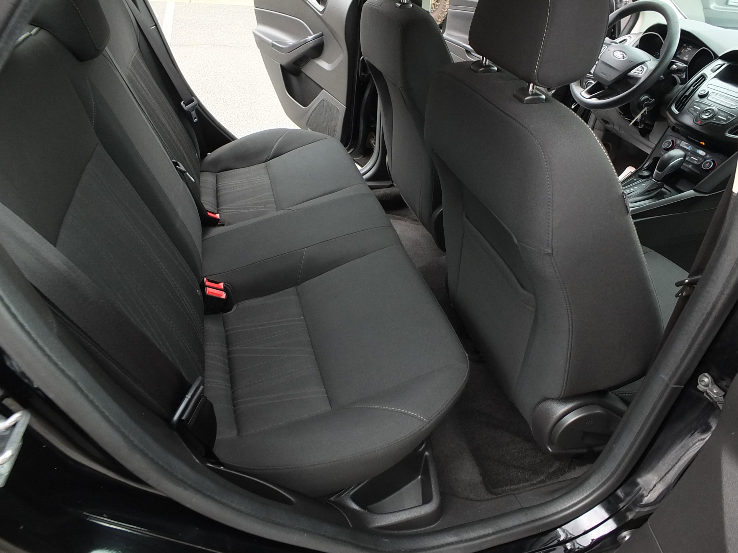 Used 2018 Ford Focus SE FWD image 13