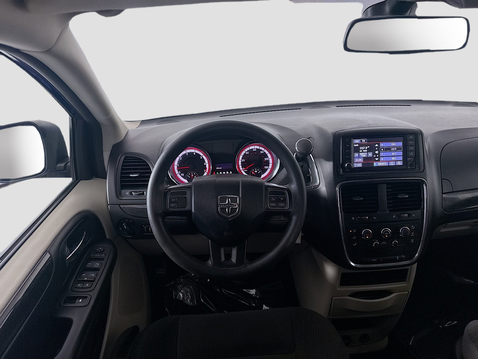 Used 2019 Dodge Grand Caravan SE FWD image 17