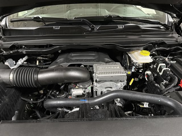 New 2026 RAM 1500 4x4 Crew Cab image 25