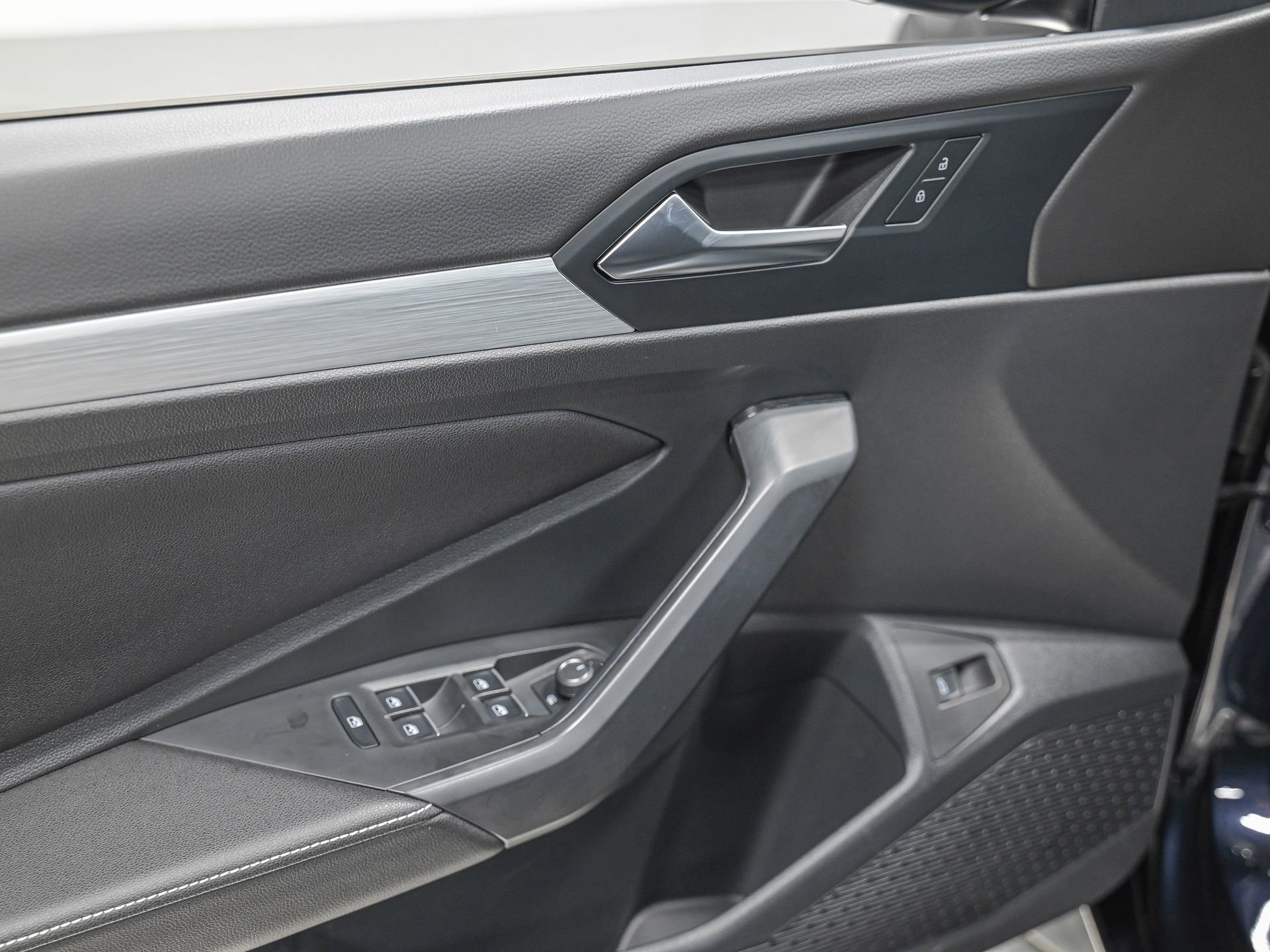 Used 2025 Volkswagen Jetta Sport image 13