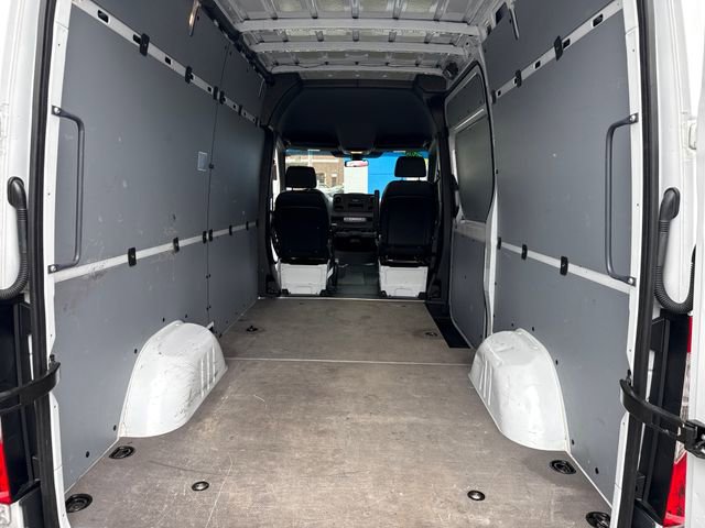 Used 2025 Mercedes-Benz Sprinter 2500 image 22